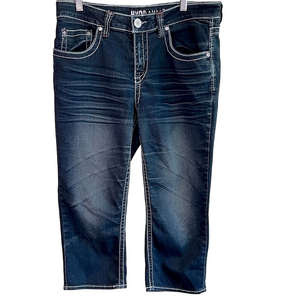 Hydraulic Ladies Denim Dark Wash Stitched Cropped Pocket Design Blue Jeans Capri